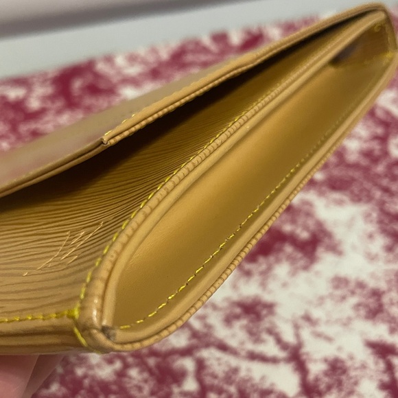 Louis Vuitton Epi Leather Clutch Bag - Picture 9 of 15